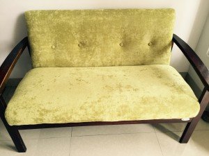 Its beetwen yellow and Green....